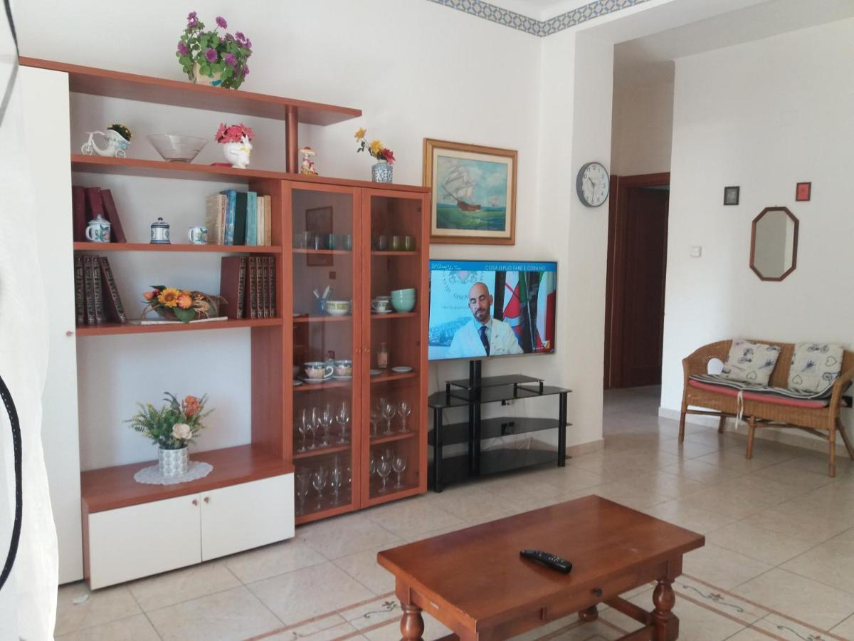 Casa Vacanze Lida 마리나 디 카라라 외부 사진